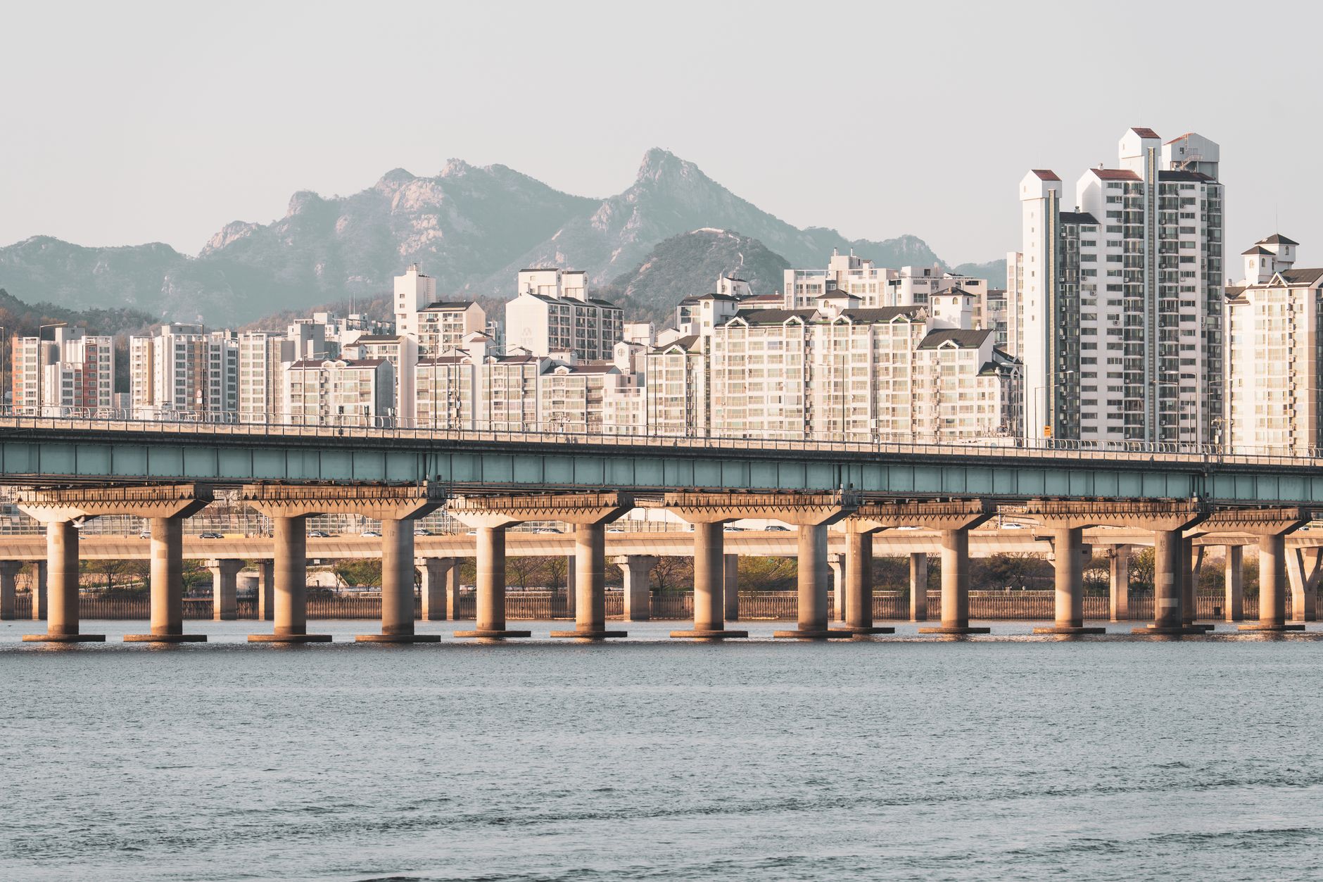 Seoul apartment jeonse prices: Worst rise in history